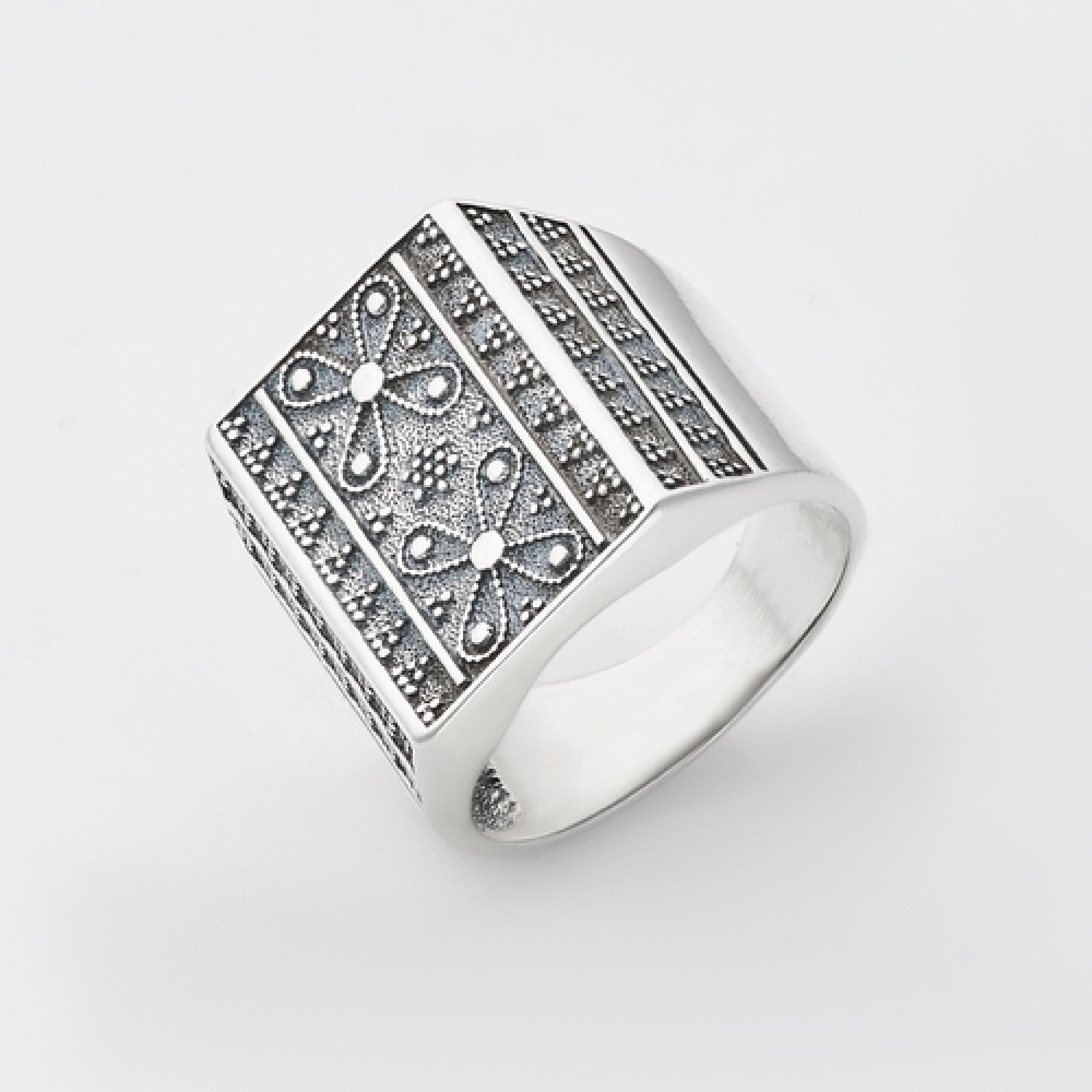 Серебряное кольцо (3809)