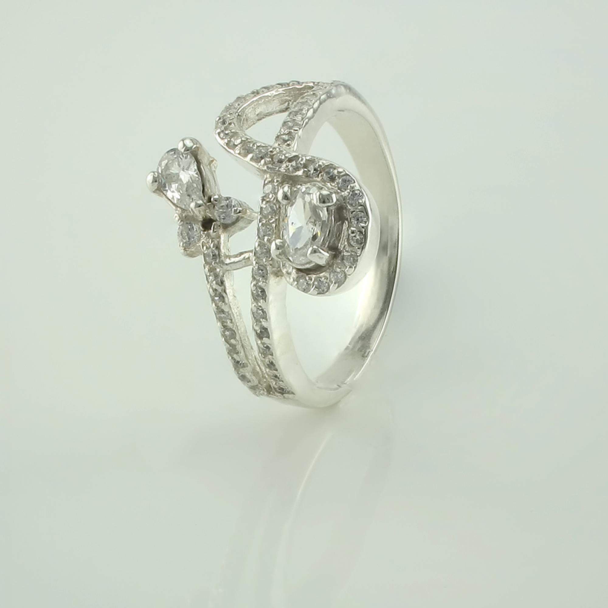 Серебряное кольцо (3701)