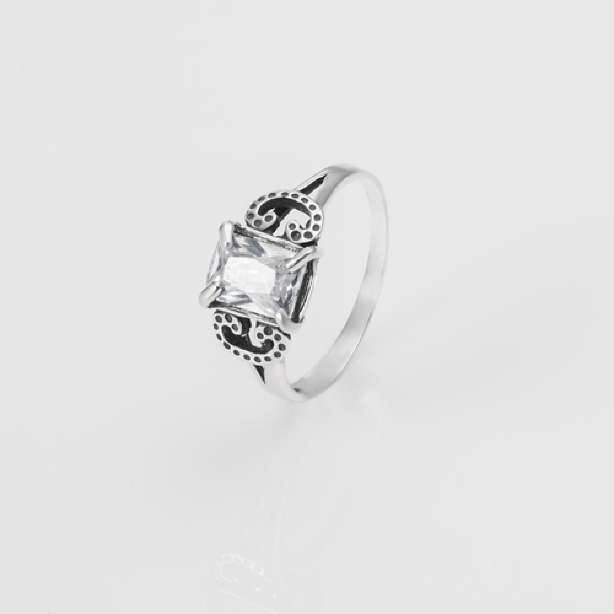 Серебряное кольцо (3746)