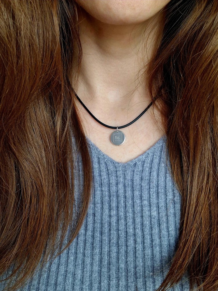 Шнурки на шию